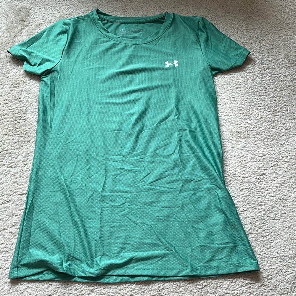 Under armour women’s workout shirt